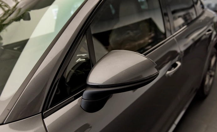 Porsche Cayenne cena 389000 przebieg: 93040, rok produkcji 2019 z Bełchatów małe 326